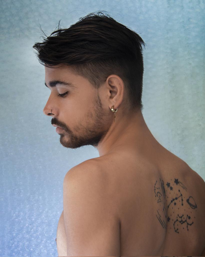 adrian_liermo's tweet photo. At some point, we all need a change...
1,2,3 o 4?!
📷 @LuisiRodrigue17
#model #cubanmodel #modelshoot #picoftheday #change #2023NewYear #photooftheday #photographylovers #goodvibes https://t.co/7hKsWj4uCl