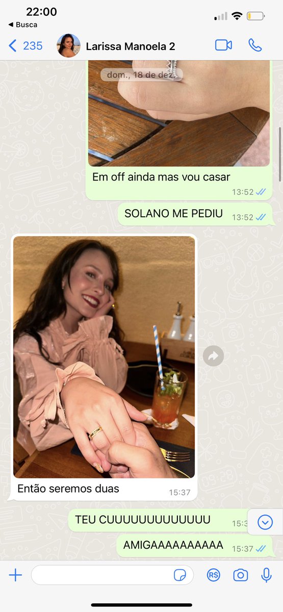 caroldallarosa2's tweet photo. As amigas noivaram no mesmo dia!!! Foi coincidência porque os meninos não conversaram sobre! SINTONIA eu chamaria @larimanoela https://t.co/MbmUfekigO