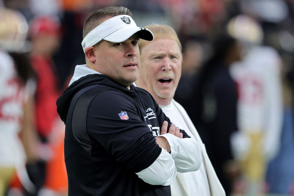 ESPNInsights's tweet photo. The Raiders are the 1st team in NFL history to lose 5 games in a season in which they led by 10 or more points in the 2nd half of each.

On top of Sunday's loss to the 49ers, the Raiders blew double-digit 2nd-half leads to the Cardinals, Chiefs, Jaguars &amp; Rams.

h/t @EliasSports https://t.co/jmO6mCF7gN