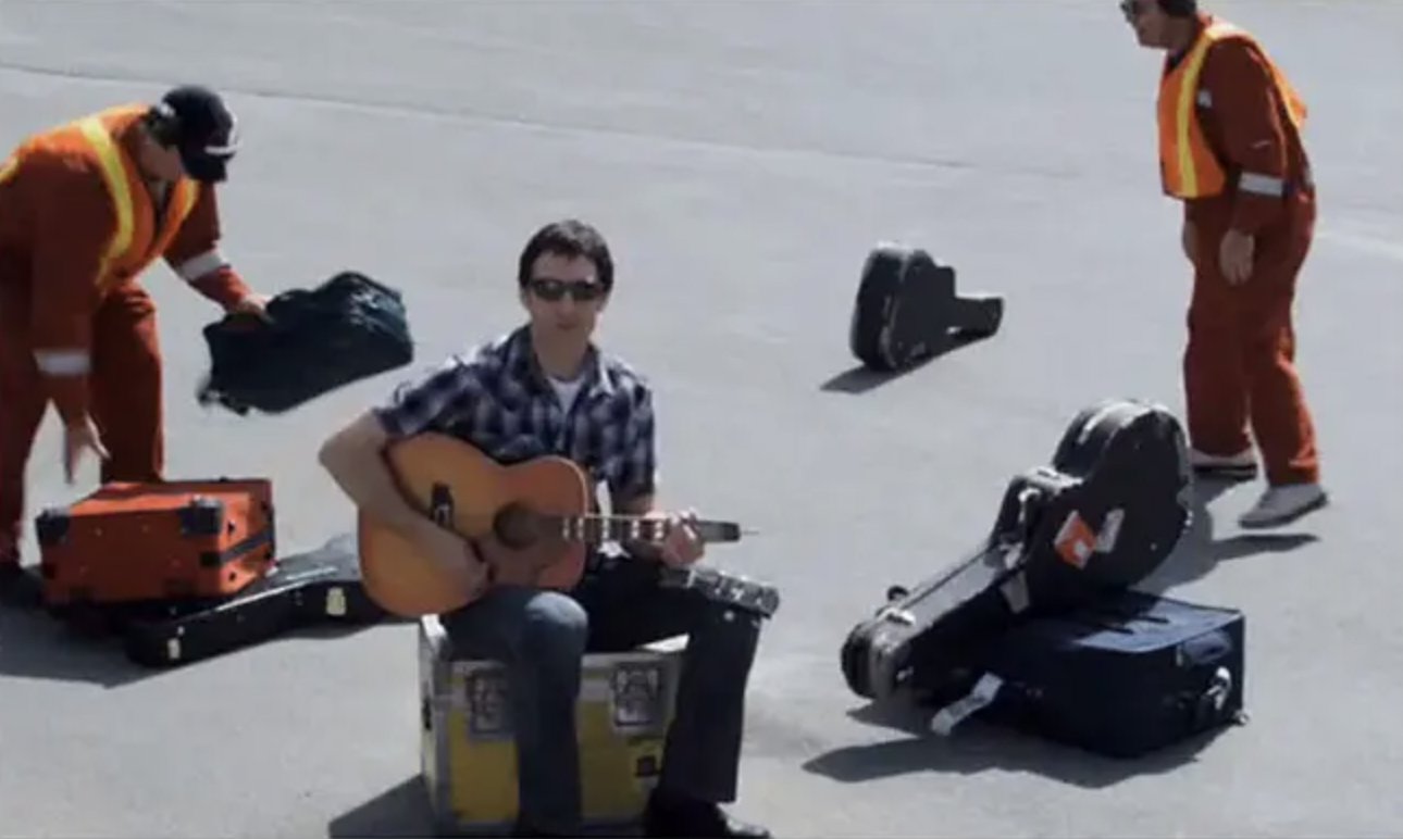 Песня юнайтед разбивает гитары. United breaks guitars. Песня юнайтед разбивает гитары. Песня united breaks guitars. Dave carroll.