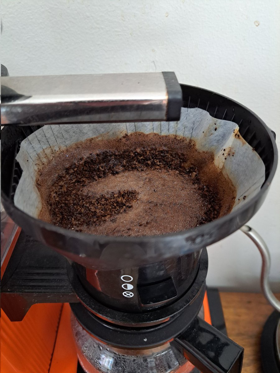 PouroverBed's tweet photo. #moccmaster #batchbrew #coffee #CoffeeTime #CoffeeLover https://t.co/5fU8CZcbUG