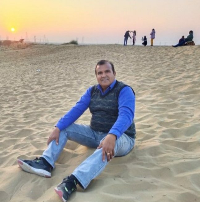 VinoBhojak's tweet photo. आज जन्मदिन #HappyBirthday पर आप सभी अपना स्नेह व आशीर्वाद बनाए रखे ...!! 

@VinoBhojak 🙏🙏 #थार_रेगिस्तान 
#Bikaner #Rajasthan #Desert https://t.co/RtmDbVhsgR