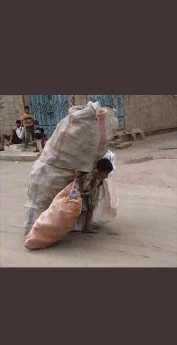 لاتنشدونه من تكون ووش تشيل ؟
خلوه  يمشي  كان  ماشلتو  عنه

  والله ماحدّه  للثقيل ..الا الثقيل
 حدّه على شيل الثقيل اثقل منه

#نايف_اباالعون