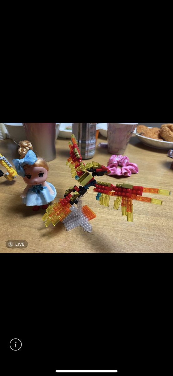 hrk_0719's tweet photo. 新年早々家族LINEに送られて来た父作のフェニックス。紅白見てた人には伝わる。みんなあけおめ。 https://t.co/agbHEnHOZF