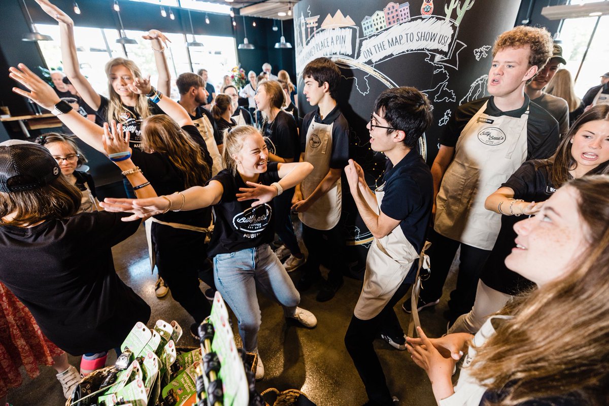 …dancing into 2023🎶💫
HAPPY NEW YEAR! Come see what’s possible at Bitty &amp; Beau’s Coffee☕️