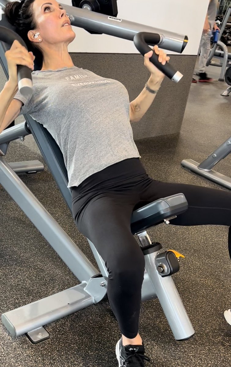 Shay Sights on Twitter: "RT @LivingL04890173: cure, sexy, beautiful