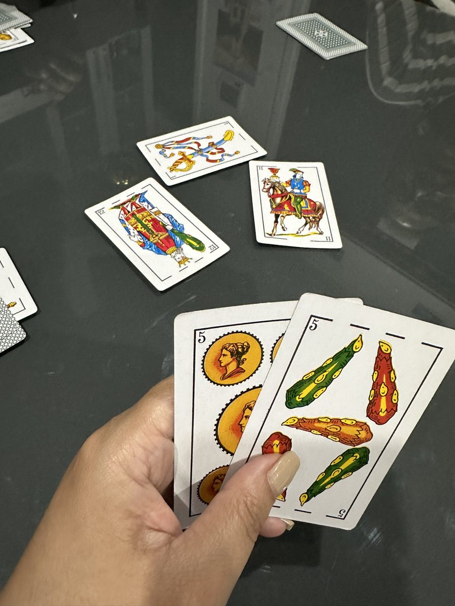 Paolitasol's tweet image. Partimos el año perdiendo en el juego… Pero gané con el “manso ni que” amor po!!!  @ccvuc2015 ✨❤️🍀

#Escoba #Naipes