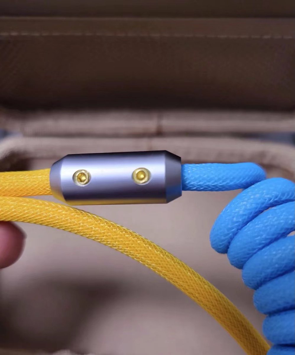 ApphoneShenzhen's tweet image. Yellow with Blue 
Is the best choice for this USB charging cables
iPhone lightning cable 
What do you think of that?
szapphone.com
#iPhonecable #phoneaccessories #usbcable #charger #wallcharger #DIY #Electronics #wholesalers #phoneshop #phonerepair #cellphone