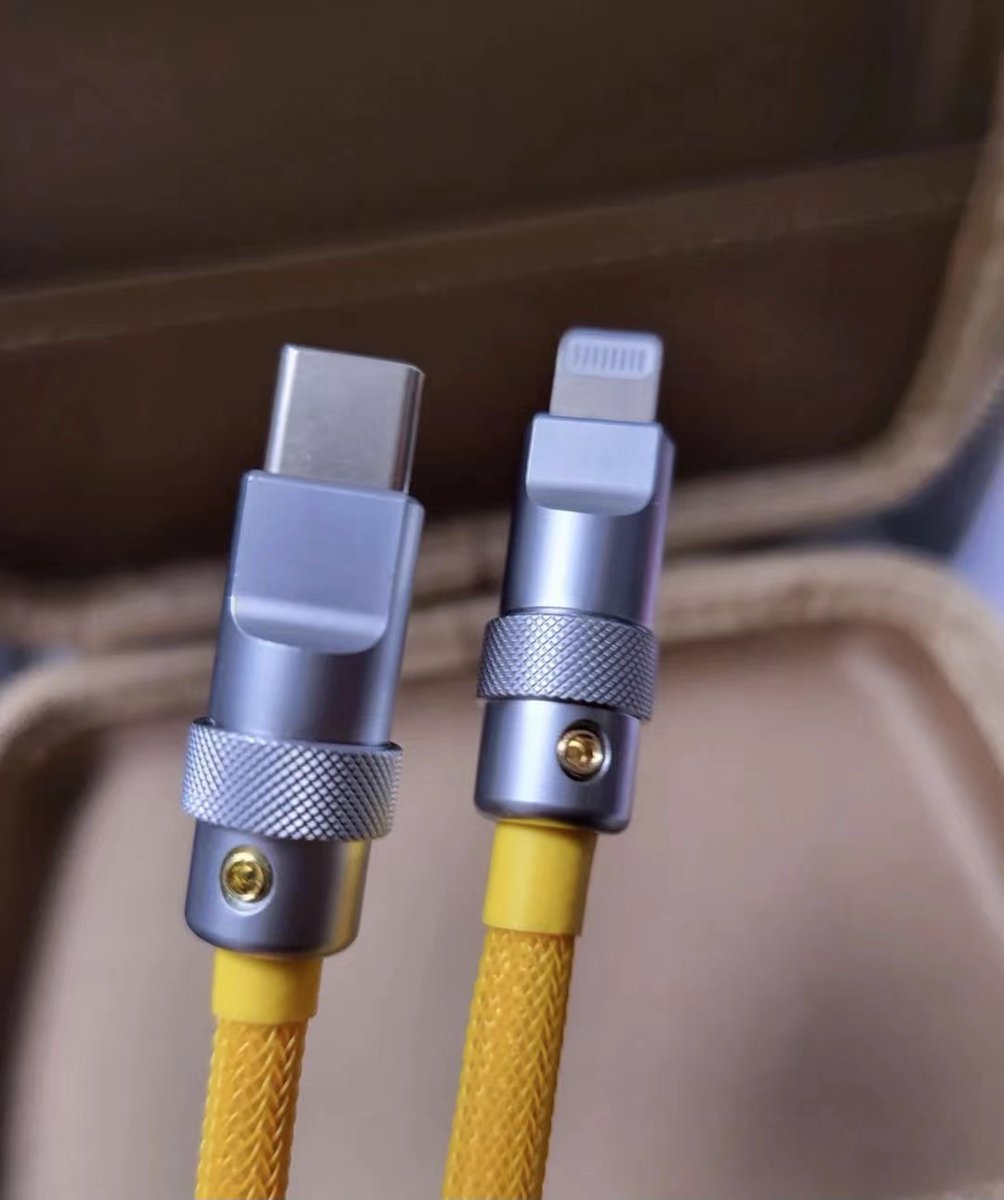 ApphoneShenzhen's tweet image. Yellow with Blue 
Is the best choice for this USB charging cables
iPhone lightning cable 
What do you think of that?
szapphone.com
#iPhonecable #phoneaccessories #usbcable #charger #wallcharger #DIY #Electronics #wholesalers #phoneshop #phonerepair #cellphone