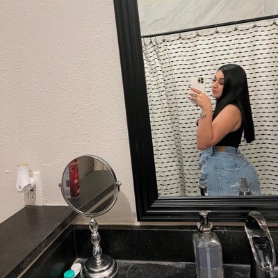 skyllarrr08's tweet photo. #NewProfilePic https://t.co/Rxlns4wzAk
