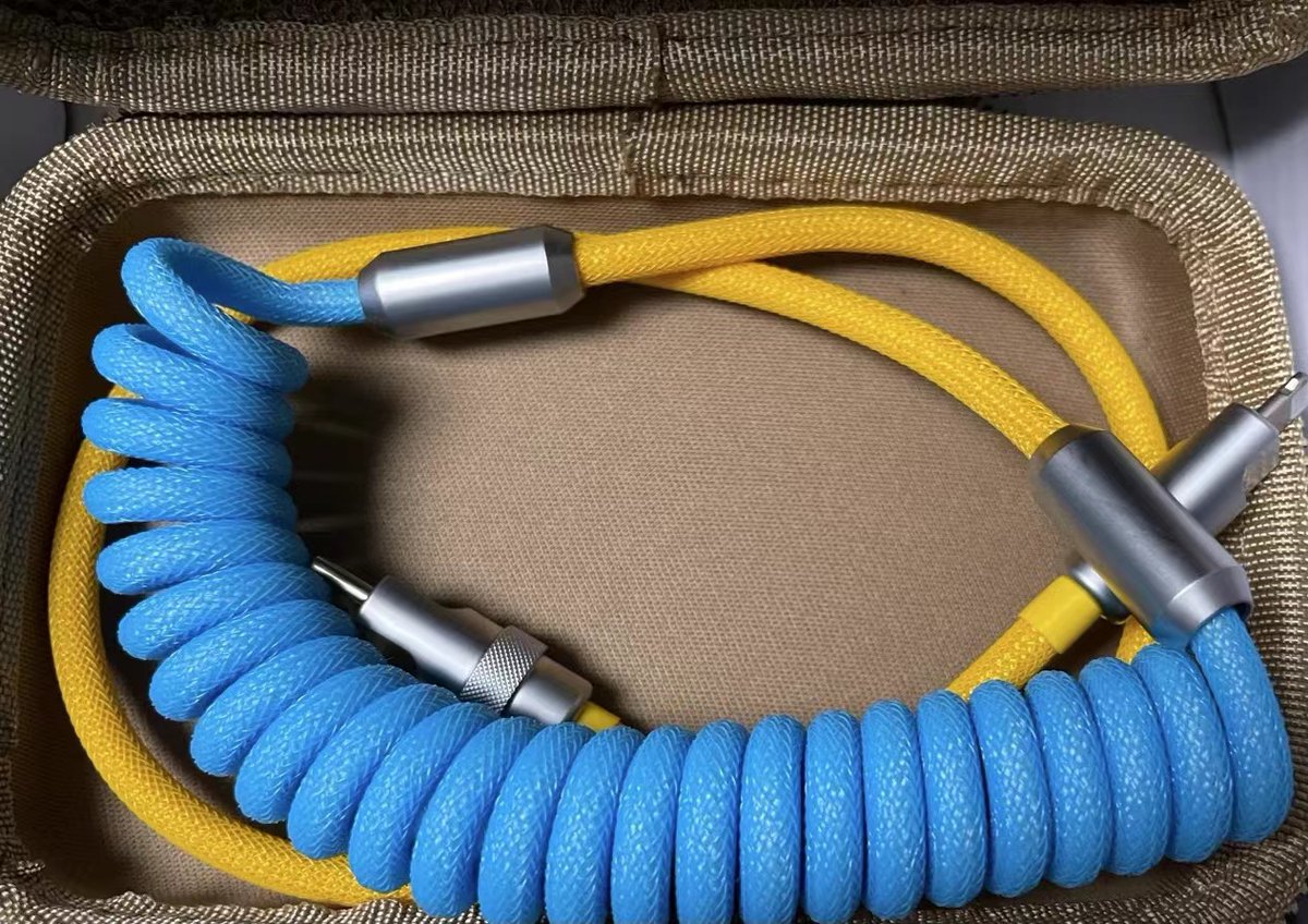 ApphoneShenzhen's tweet image. Yellow with Blue 
Is the best choice for this USB charging cables
iPhone lightning cable 
What do you think of that?
szapphone.com
#iPhonecable #phoneaccessories #usbcable #charger #wallcharger #DIY #Electronics #wholesalers #phoneshop #phonerepair #cellphone