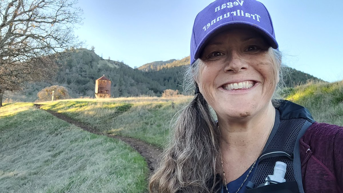 FlowervineMom's tweet photo. What a run! I slipped and was all muddy, but it was so much fun, but super slippery! I ran through creeks and across grasslands today as the sun was setting. My legs aren't going to be happy tomorrow. A perfect ending to my day. #trailrunning #mountdiablo #run #trailworld https://t.co/t0mOS2wtrV