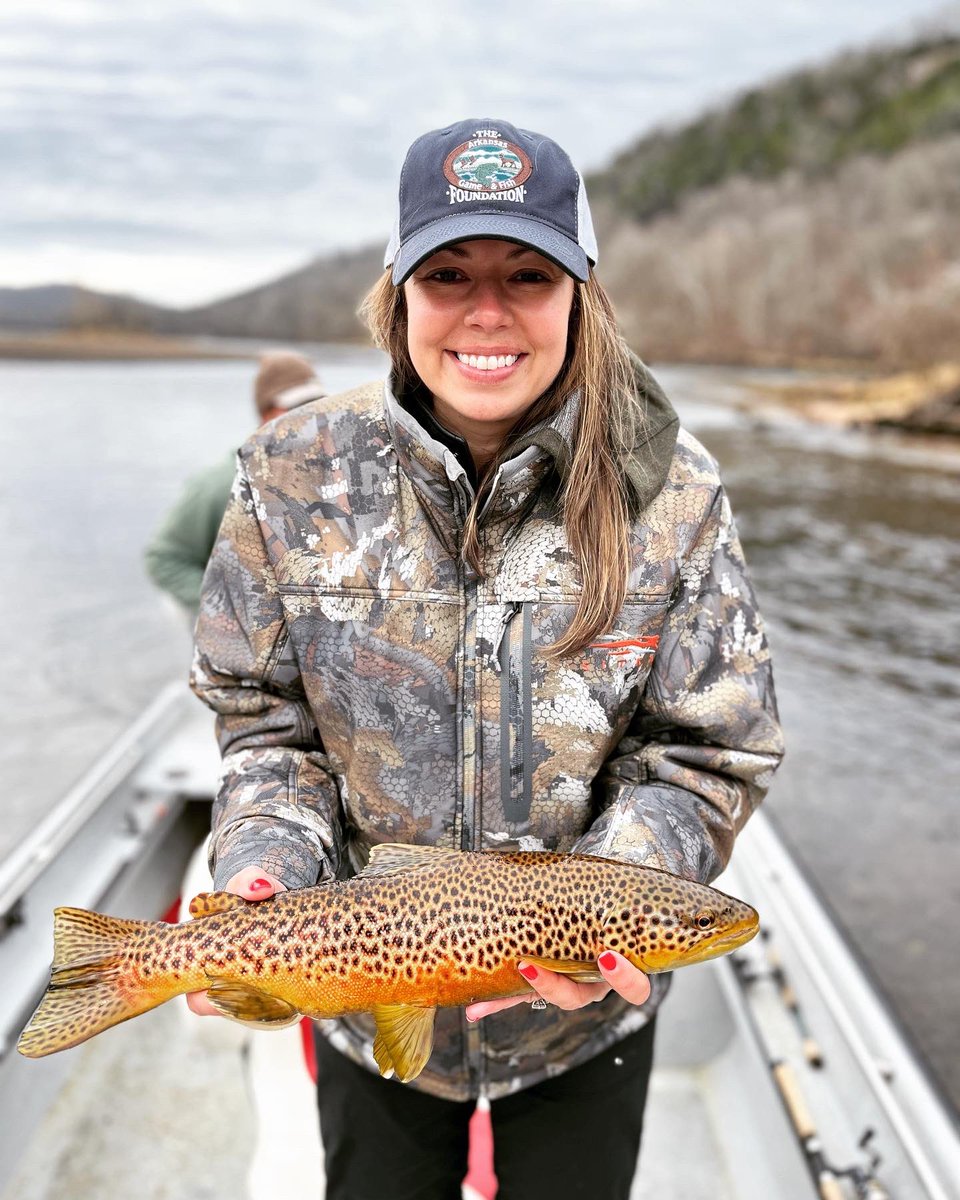 Reelin’ in 2023 with a brown eyed beauty, brown trout, and great friends. 

#arkansas #arkansasoutdoors #arkansasgameandfish #wonderfularkansas #conservation #fisharkansas #fueledbynature ​​ #gonatural #thenaturalstate #gonatural #troutfishing #browntrout