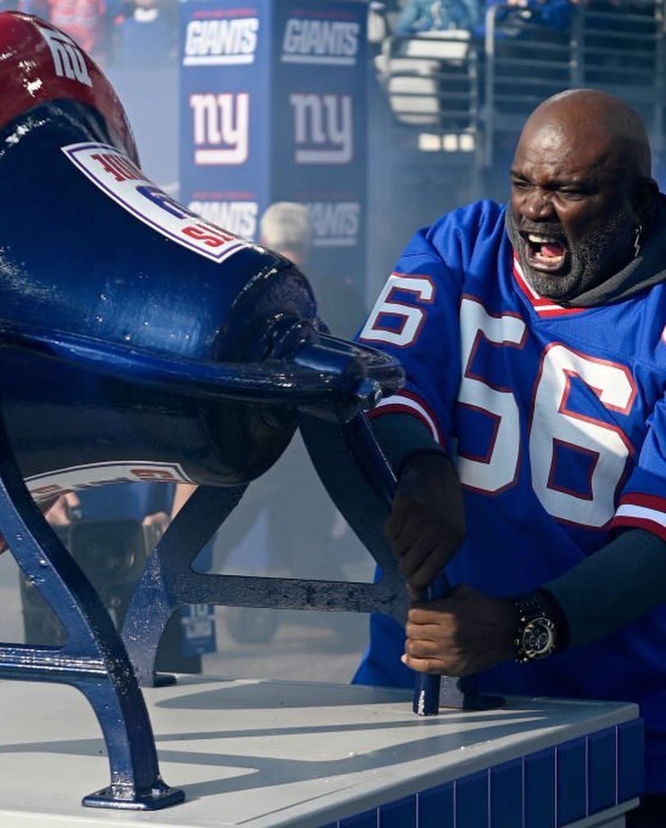 LT_56's tweet image. Smile if you’re in the playoffs 😁