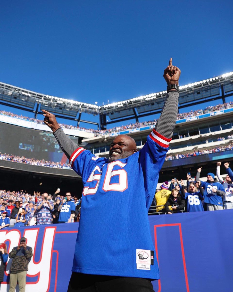 LT_56's tweet image. Smile if you’re in the playoffs 😁