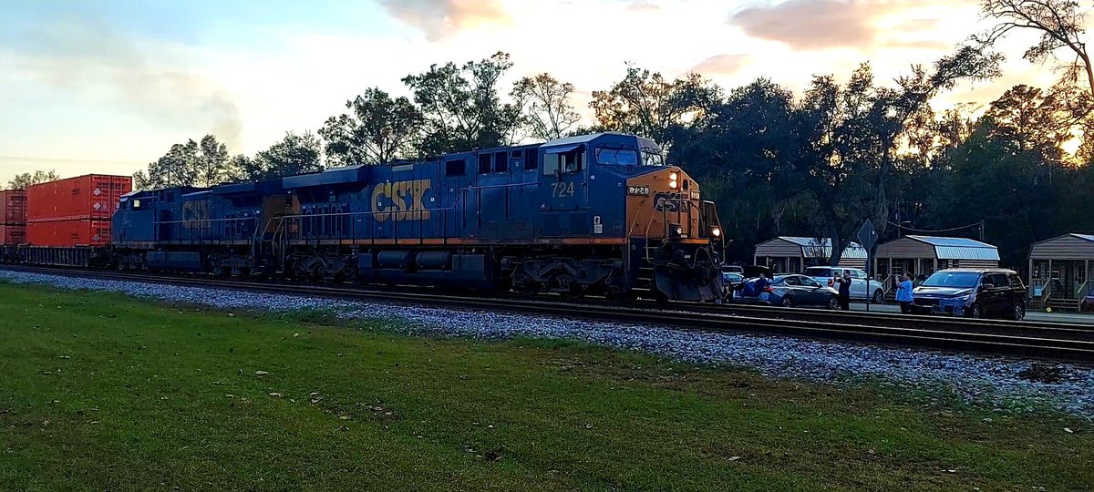 RandomVideos77's tweet image. 