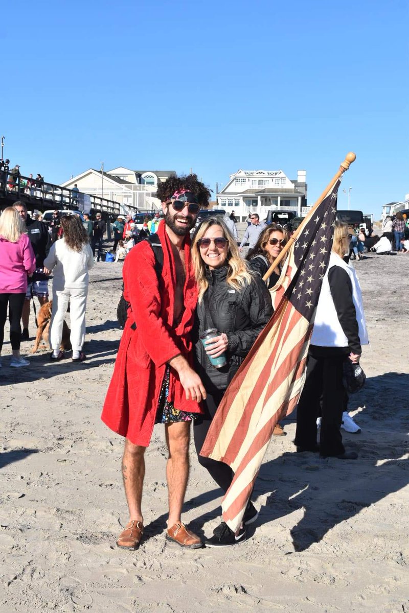 CapeAtlanticNWS's tweet image. shorelocalnews: Margate's 28th Annual Polar Bear plunge on New Year’s Day. #shorelocal #margatenj Photos by Steffen Klenk