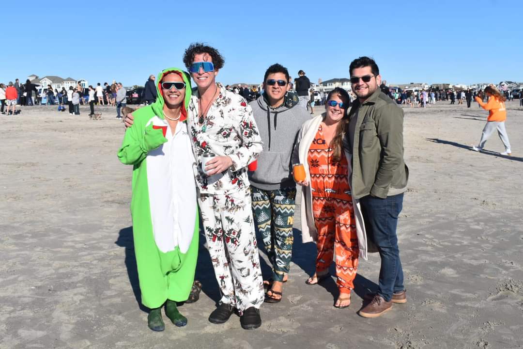 CapeAtlanticNWS's tweet image. shorelocalnews: Margate's 28th Annual Polar Bear plunge on New Year’s Day. #shorelocal #margatenj Photos by Steffen Klenk