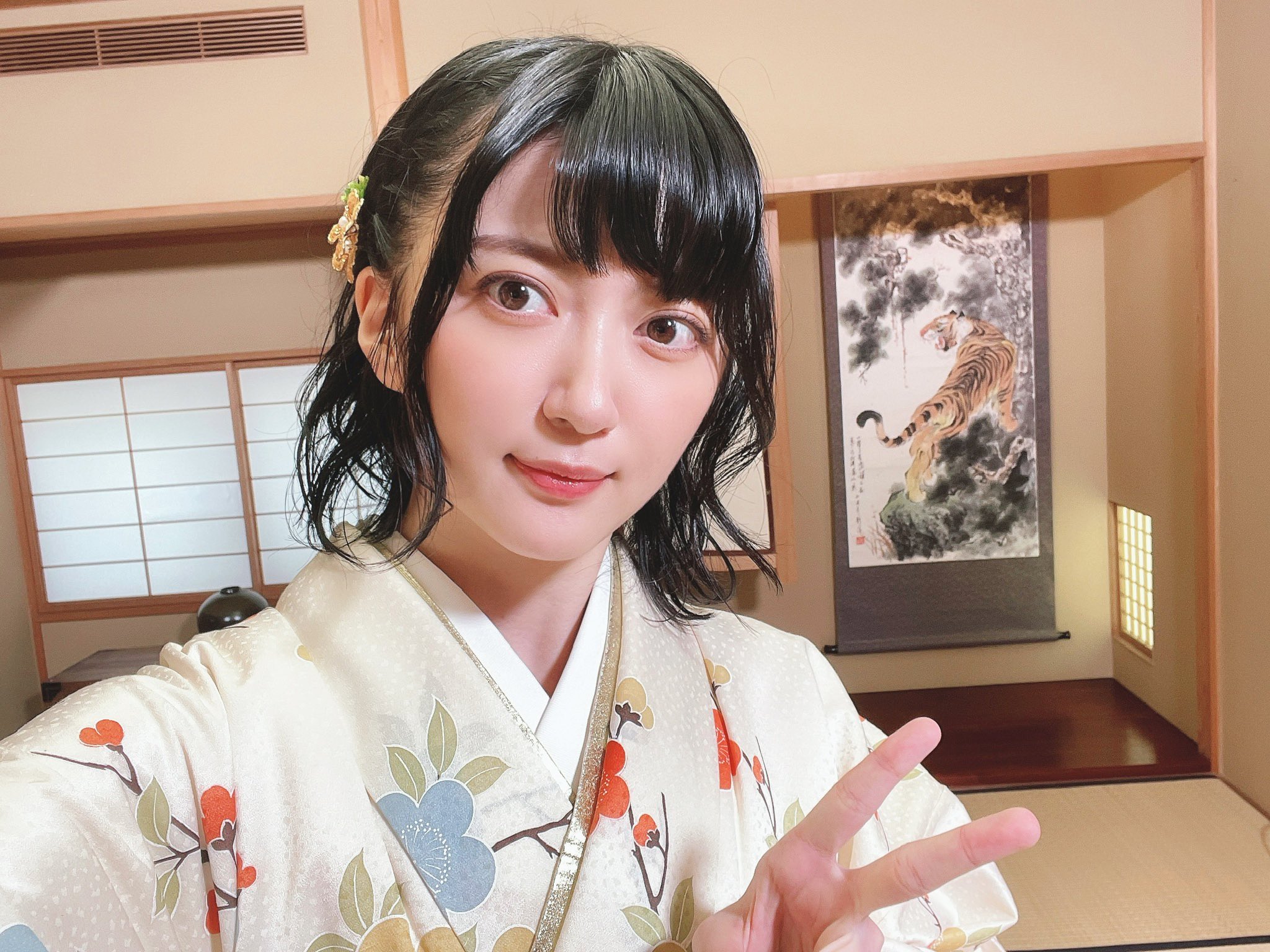 香川愛生　女流棋士の春　私物バッグ　おまけ付き 香川愛生 女流棋士の春 私物バッグ おまけ付き sddefault.jpg