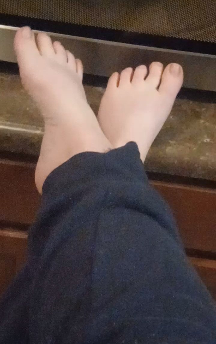 Tracemyshadow77's tweet photo. https://t.co/qdkV9hGgBR
Waiting to eat my ramen ☺️ #feetfinder #nonudes #respected #footpic #freedom #thisisit #feetcontent #toes #footnotes #sellingfeetpics #energy #iam #tobeme #fetish https://t.co/egUzrfa6lz