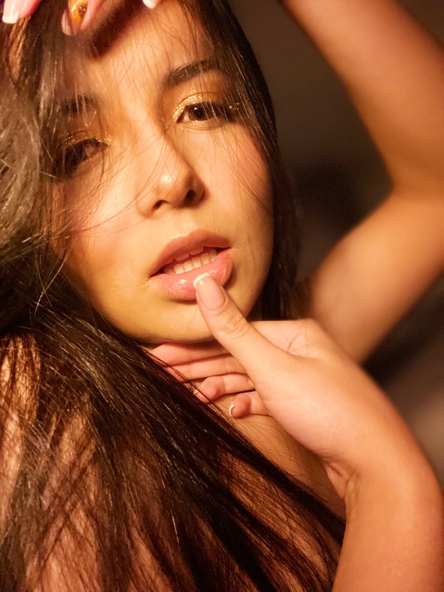 Raychell_Black's tweet photo. Lips💋
#onlyfans #SellingContent #onlyfanspics #onlyfansgirl #cuteface #onlyfansshoutouts #NakedModels #fanslygirls #onlyfansbabe #onlyfanspromo #NaughTeeDancer #freeonlyfans #Dancing @FanslyBest @Pro_onlyfans_RT #night #badgirlsclub #lips https://t.co/4lPYSGpeF1