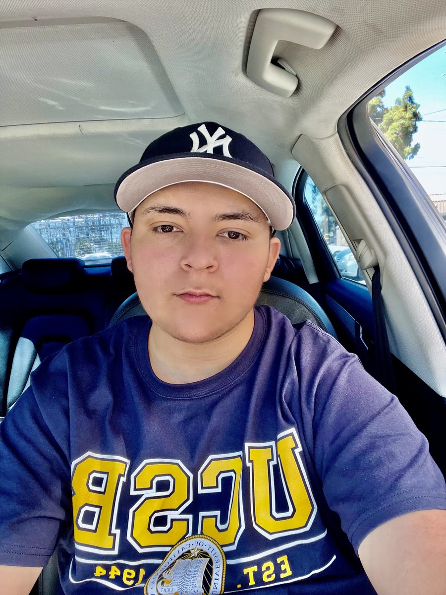 HumansofUCSB's tweet image. 𝐉𝐮𝐚𝐧 𝐅𝐨𝐧𝐞𝐬𝐜𝐨/ 𝟏𝐬𝐭 𝐲𝐞𝐚𝐫

“Lo único que te va a sacar adelante es la escuela,” is a phrase my mom reiterated to me all too many times in Spanish..."