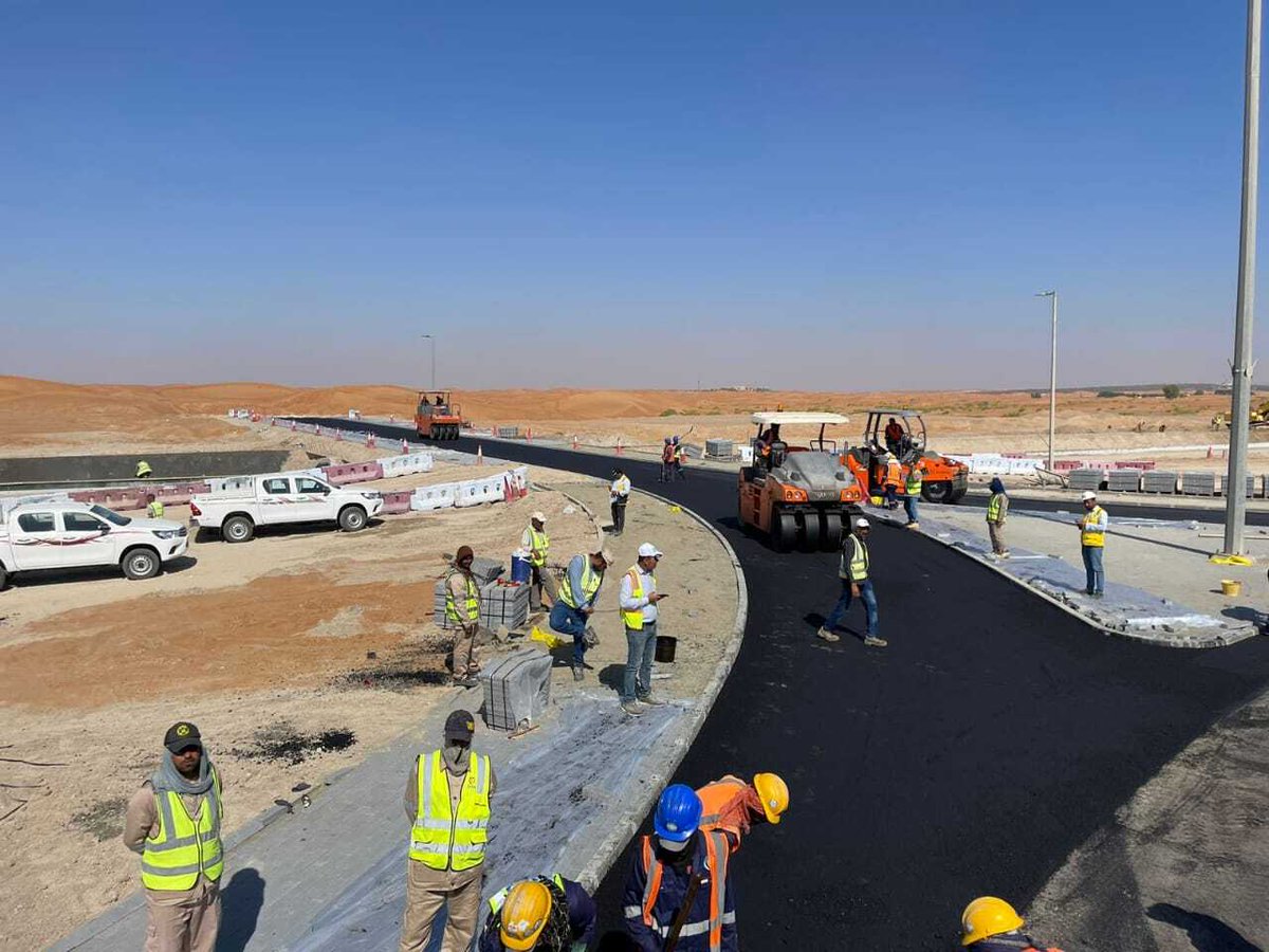 CWMiddleEast's tweet image. Al Ain Municipality has completed works on a 23km cycling track with preparations underway to carry out preparation works in time for its opening.
Click the link to read more about the project: zcu.io/xC5O#AlAin #infrastructureprojects
