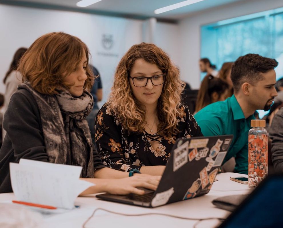 Lehraufträge für CSS, Design Systems, Informationsvisualisierung, node.js, REST, webprogramimerung, PHP, JavaScript, .... für März bis Juni. karriere.fh-salzburg.ac.at/stellenangebot…