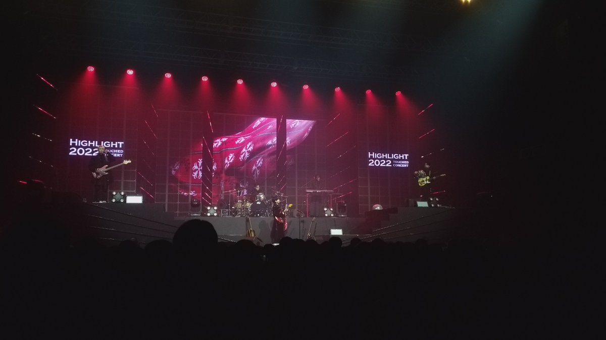 cercent__'s tweet photo. 2022.12.24-highlight2022⭐
#highlight2022 #touched 🎄🎄 https://t.co/J17Kg0oYbo