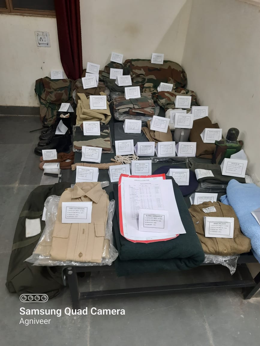 INDIANA69204998's tweet photo. #JusticeForDefenceStudents Humara bhi supna tha par sarkar ne sab kuch khatm kr diya. Ab sirf ek High court se hi expectations hain. Sarkar ko toh hum 2024 m dekh lenge @Ravindra_Fouji @ditmirbushati @highcountrynews https://t.co/s8mrEi2pSU