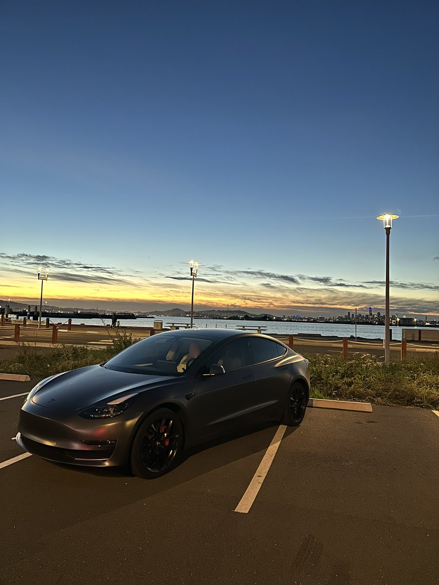 raulv48's tweet image. Nice impromptu meetup with @TeslaOwnersEBay #hellateslas