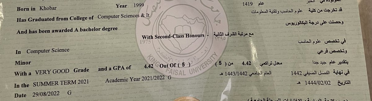 Aeej14's tweet photo. It wasn’t easy at all, but I did it🎓!! https://t.co/qNc11BlSEz