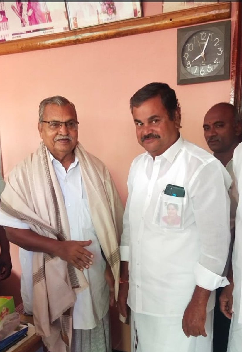 _Anandan_k's tweet photo. 2023 புத்தாண்டின் முதல் நாள்
நான் #Dharmalingam அவரை சந்தித்து புத்தாண்டு வாழ்த்து தெரிவித்தேன்
#AIADMK politician 1991 🌱
@VelazhaganD1 அவரது தந்தை
@AIADMKOfficial @AIADMKITWINGOFL @EPSTamilNadu
#EPSTamilNadu
#exMLA #anaicut #vellore #AIADMK #1991consituency https://t.co/1hhpnjeV5m