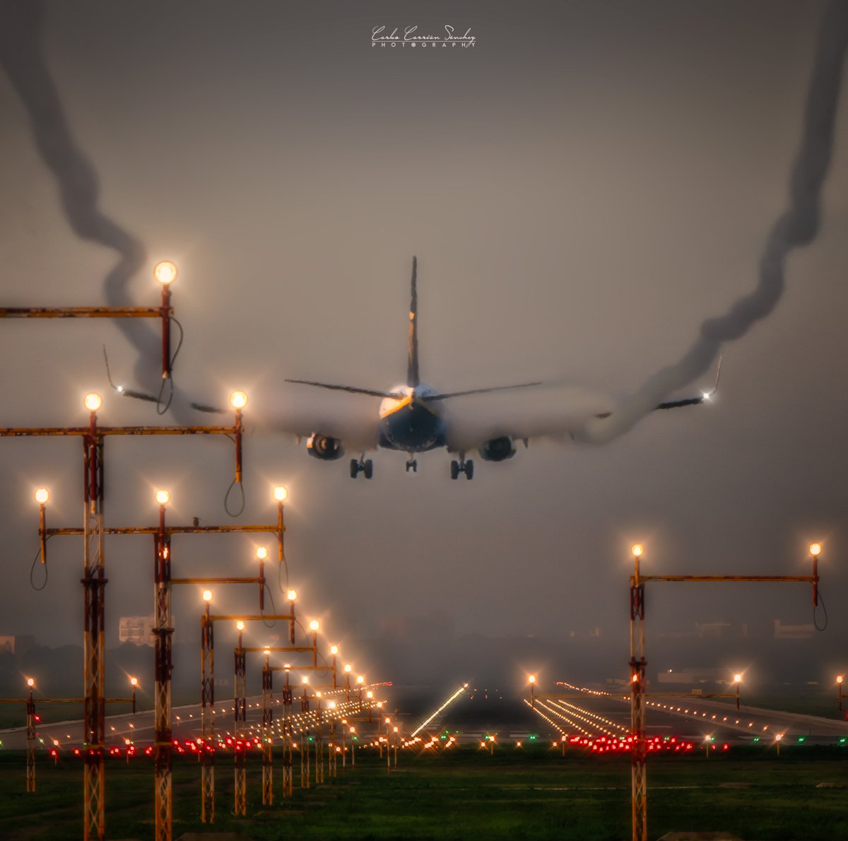 Bon dia! Aeropuerto de Palma con nieblas matineras <a href="/palmademallorca/">Palma de Mallorca</a> 
<a href="/passionforpalma/">Palma</a> <a href="/aena/">Aena</a> <a href="/publicaysocial/">aena #públicaysocial</a> <a href="/Ryanair_ES/">Ryanair España</a> <a href="/RyanairLabs/">Ryanair Labs</a> <a href="/Ryanair/">Ryanair</a> #Mallorca 
<a href="/VanguardPhotoES/">Vanguard España</a> <a href="/SonyEspana/">Sony España</a> <a href="/visit_mallorca/">visitmallorca</a>
 #EarthandClouds  <a href="/visit_mallorca/">visitmallorca</a> 
<a href="/ThePhotoHour/">#ThePhotoHour</a> <a href="/tiempobrasero/">Tutiempo</a> #cielosESA