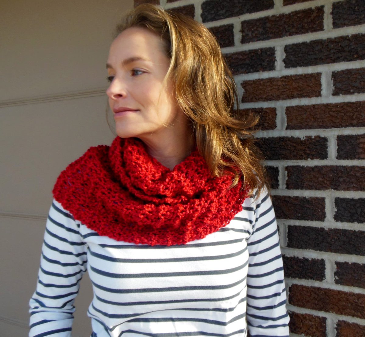 jvozsol's tweet image. Apple Red Infinity Scarf Hand Knit Circle Loop Fashion Scarf tuppu.net/4e7325a0 #Etsymntt #EtsySocial #AppleRed