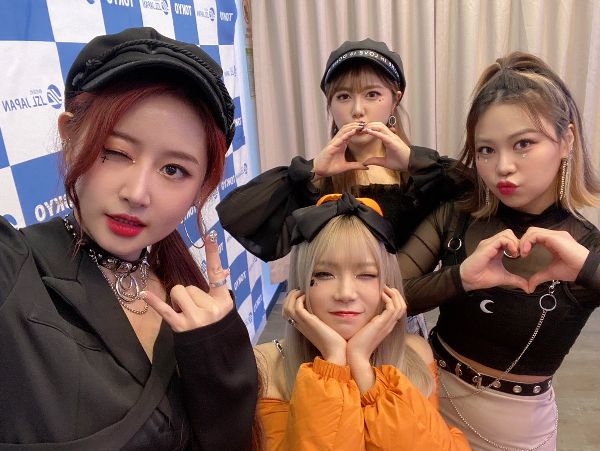 st_onair_global's tweet image. ＃オンエア #온에어 #옹에아 #OnAir 
年末と新年のライブ終わり-❤️
木曜日から2部のライブ！！ヨロピ💜🧡💙　最後までレッツゴー❗️