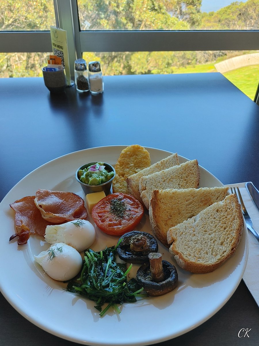 Impalfa's tweet photo. Had a fantastic #NewYear2023 day with a drive in the #Renault #RS #TrophyR to #MtBawBaw. Had a tasty brekkie and great customer service (thank you). https://t.co/verCjYiuyO