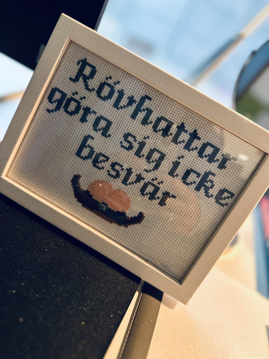 kompis's tweet photo. Tack och hej 2022! 👋🏼 https://t.co/NKOEn4HkjC