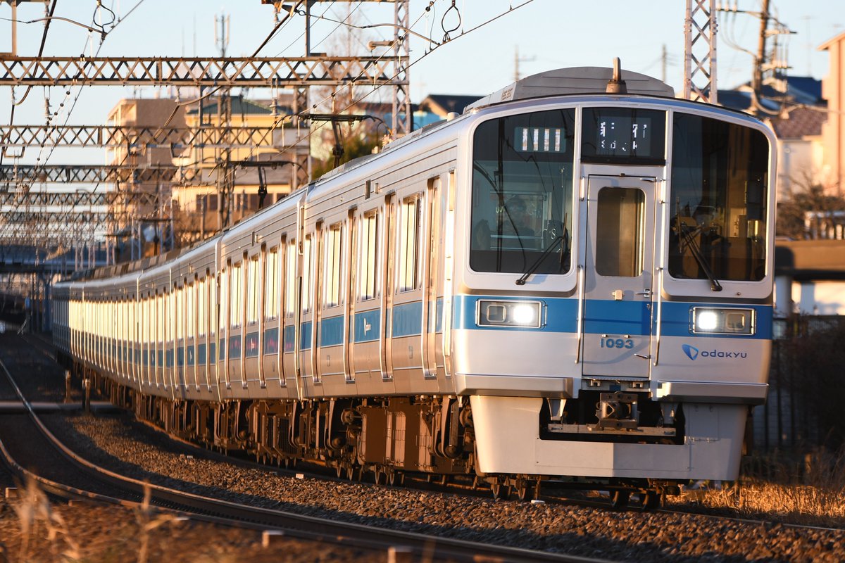 1/1 
8000形 8062f+? 回送
ロマンスカーEXEα(30000形)
3000形 3085f 快速急行
1000形 1093f 快速急行

後ろ影落ちしてるけど、あくまでもお出かけのついでという事でご愛嬌