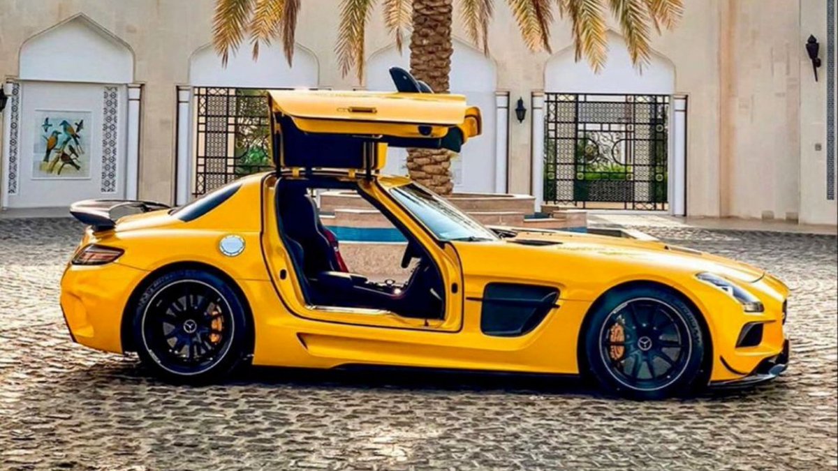 MercedesAddicts's tweet photo. AMG SLS Black Series 😎   #dreamcar #cars #car #carsofinstagram #supercar #carporn #supercars #mercedesaddicts https://t.co/uJD0wh2cKf