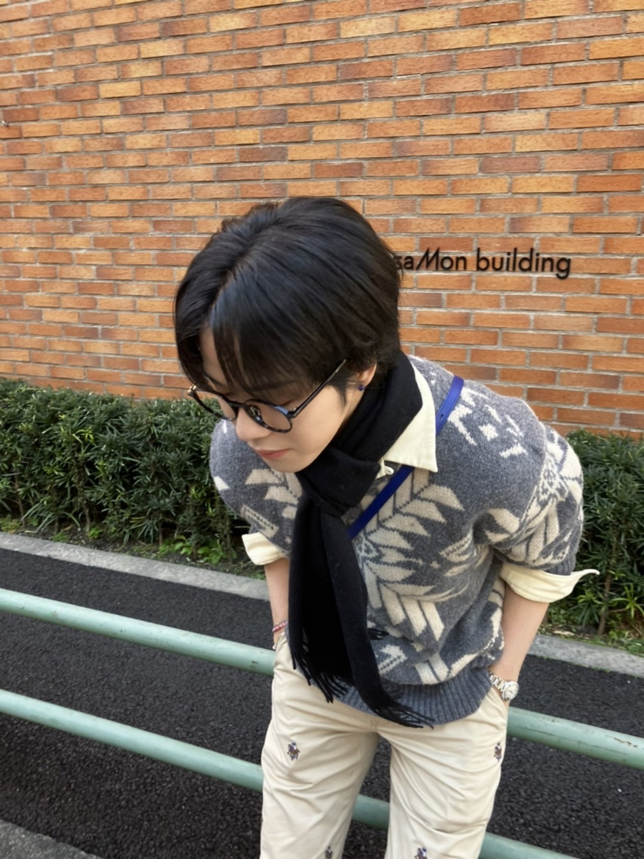 Flc8h5daUAIHv6V?format=jpg&name=large