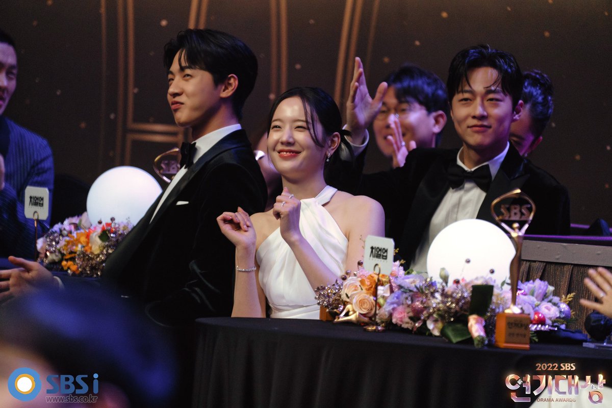 inhyuk_present's tweet photo. https://t.co/kj4IoGUVC5