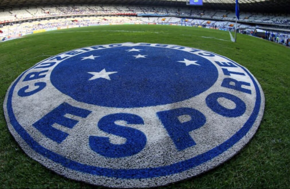 CruzeiroFem's tweet photo. Existe um grande clube na cidade, que mora dentro do meu coração 🎶💙

Hoje é #DiaDeCruzeiro, Nação Azu! 

São 102 anos de uma história, com páginas heroicas e imortais, construída com muita raça, amor e dedicação. 

Parabéns, Cruzeiro! 🎉

#Cruzeiro102Anos

📸  @Staff_images https://t.co/ZYEwmU54PR