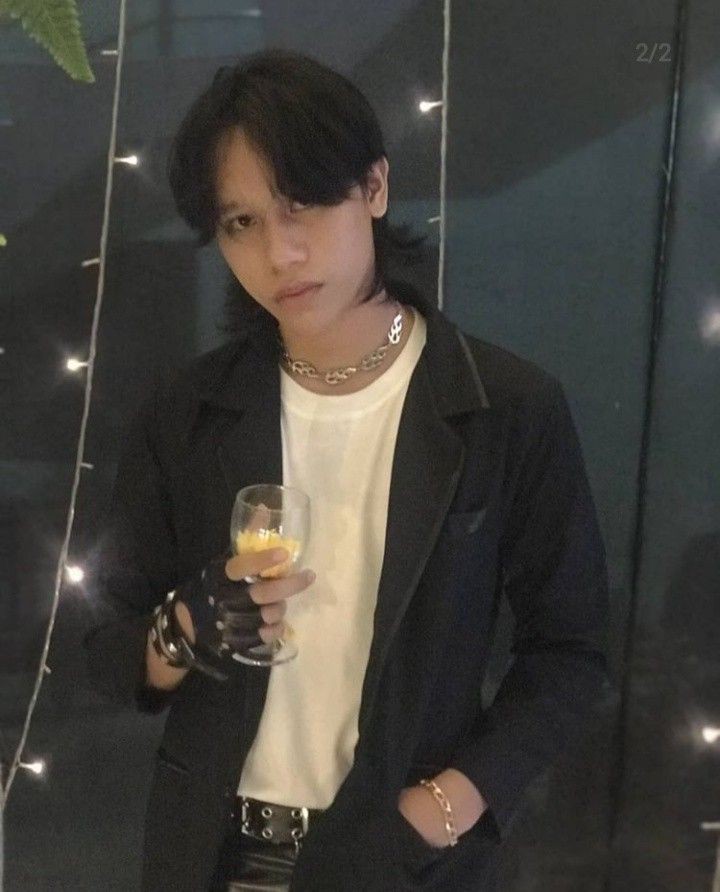 puti_chan_'s tweet photo. happy birthday my dear I hope you are very happy Happy New Year and Happy Birthday i love you so much I keep looking forward to seeing your works. I will always support you #rz #topclass_rz #yesmylove_rz #HAPPY_RZ_DAY 🤍🌠 https://t.co/1Z6XP1KMQS