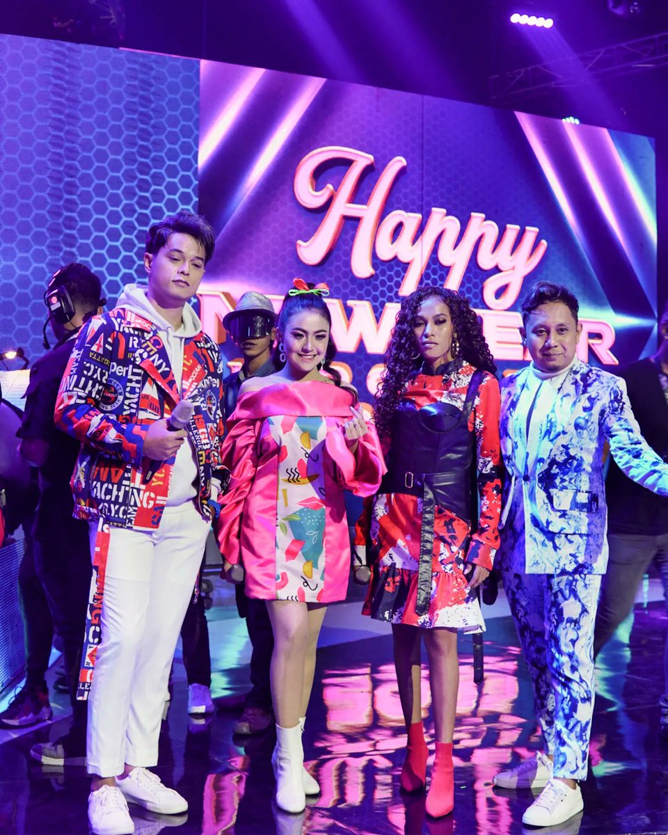 hazmanlover's tweet photo. Konser New Year 2023 🎉 

#HazmanAlidrus @hazman_alidrus 
#HAIProduction @HAIProductionMy
#HazmanLovers @hai_lovers https://t.co/HdKEaXweNF