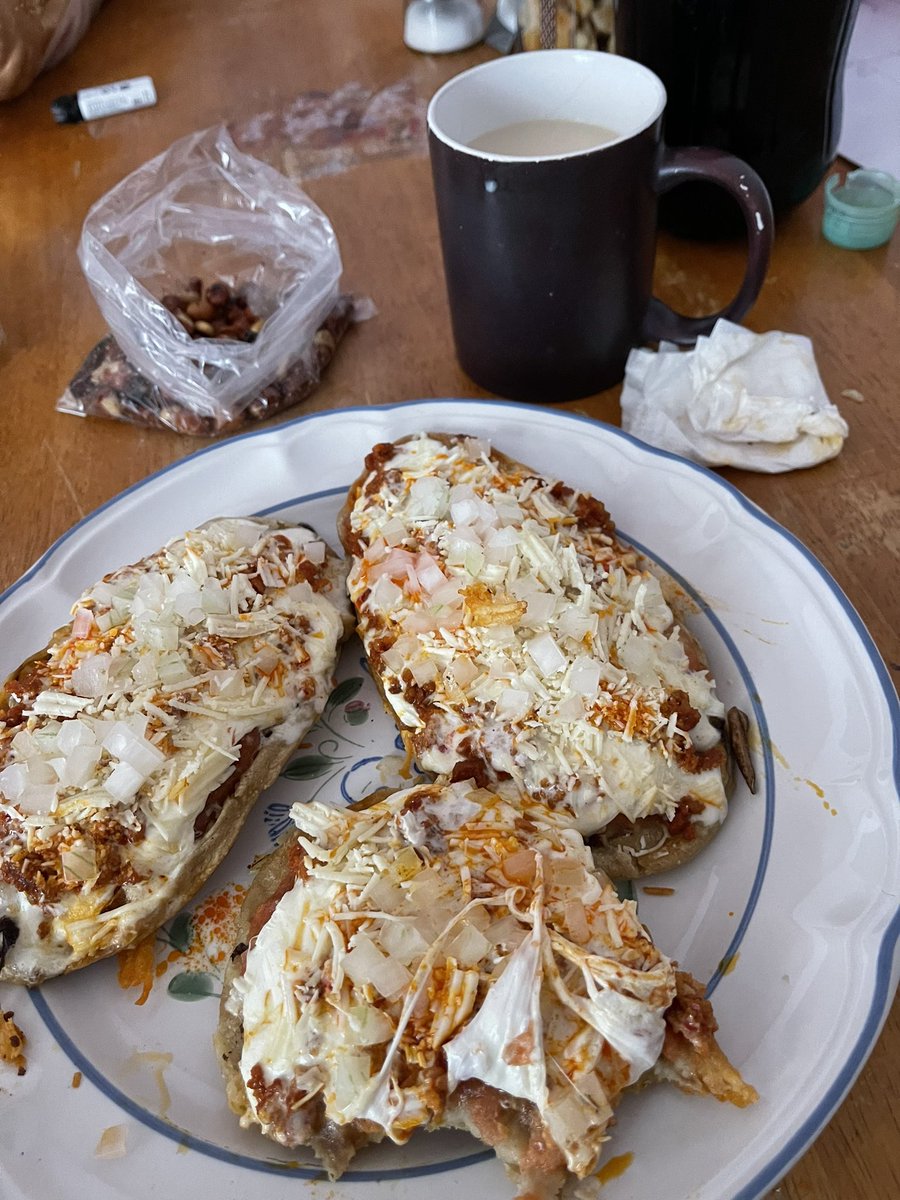 hector1981esca's tweet photo. A desayunar rico… https://t.co/t7gZq3A2G7