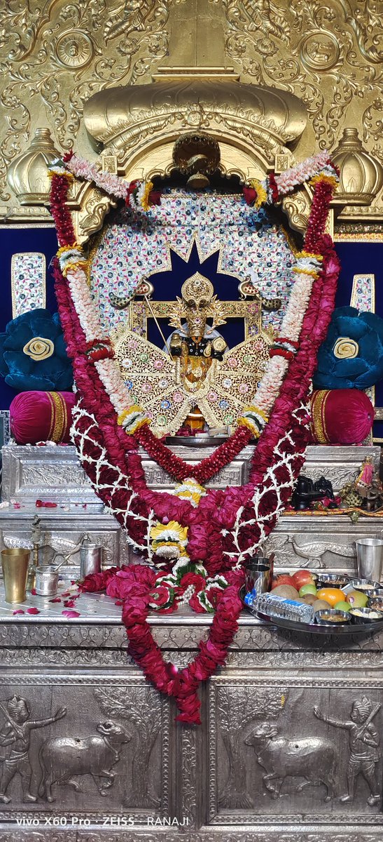 KapilShrimali's tweet photo. श्री सांवलिया सेठ की जय (आज के दर्शन) 02 जनवरी https://t.co/xiJOpY6fNy