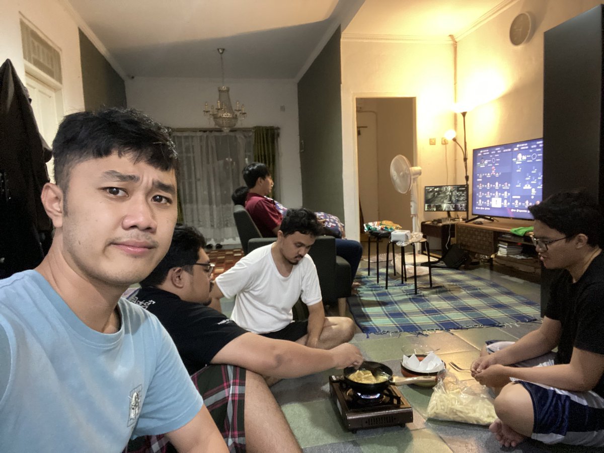 AUTISFC's tweet photo. Malam mingguan bakar-bakaran

@penjagamaling @rizkyadit05 https://t.co/CucE4ssHek