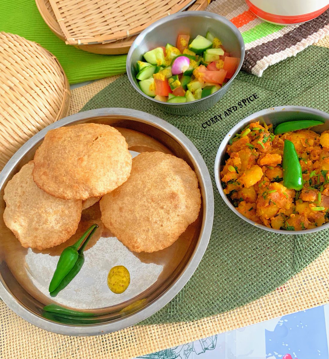 Somasray's tweet image. #multigrain #flour #puffedbread #spiced #potato #meal CURRY AND SPICE: MULTIGRAIN ATTA POORI O SHUKNO MOSHOLA ALOO spiceupwithsoma.blogspot.com/2019/09/multig…