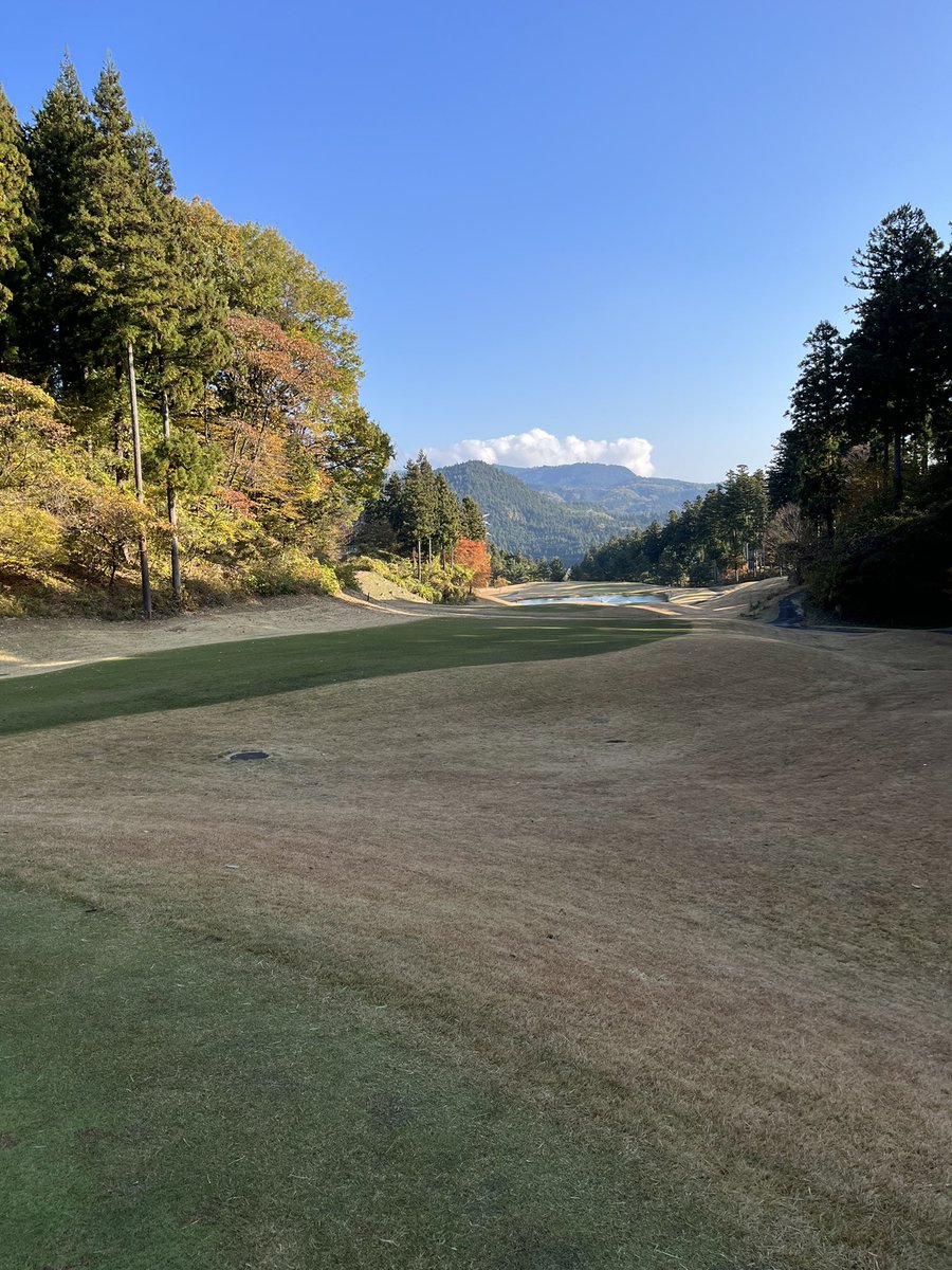 ura__kai_'s tweet photo. 年末行ってきたゴルフ🏌️
いい天気でした！
ベストスコア更新！！ https://t.co/CIDx8aD0LS